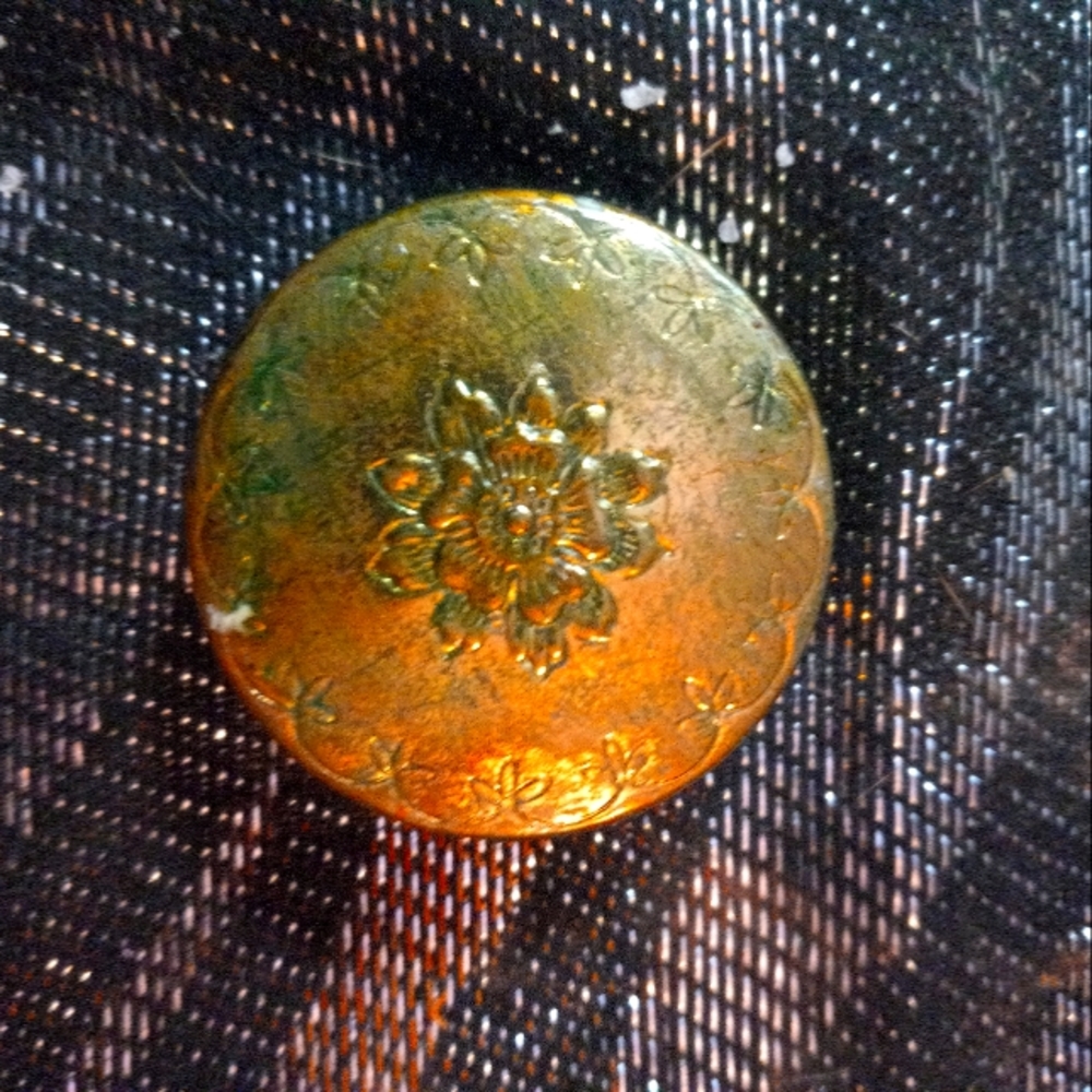 Antique flower design pillbox trinket